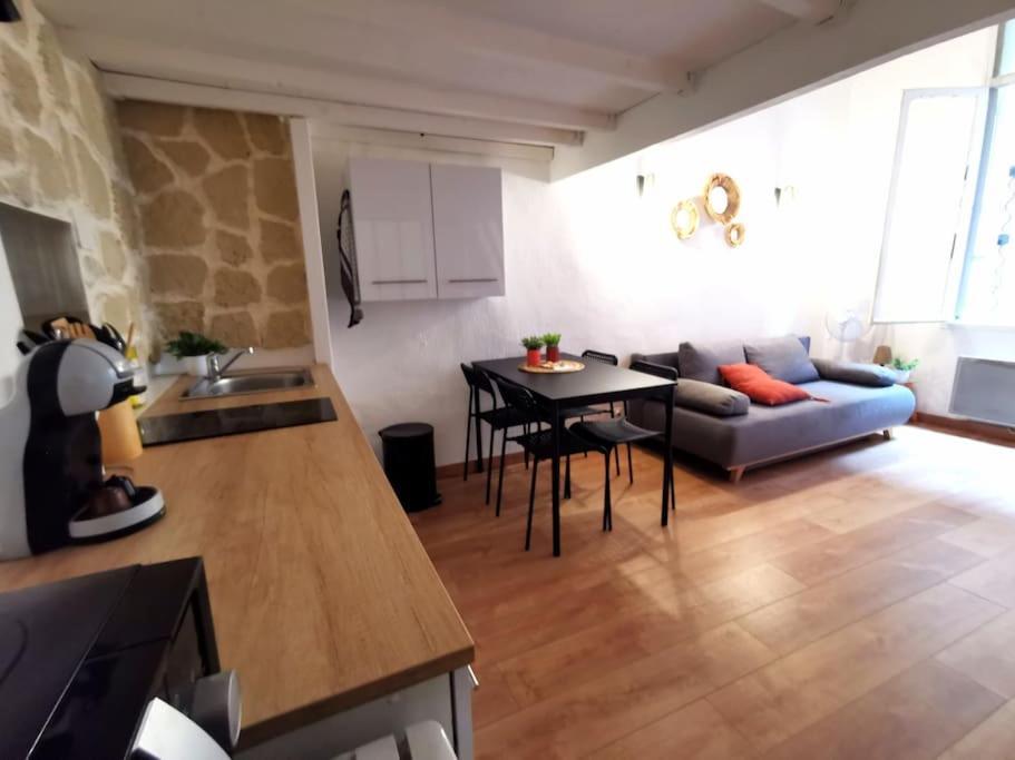 Centre Ville Montpellier - Appartement Au Coeur De L'Ecusson Exterior photo