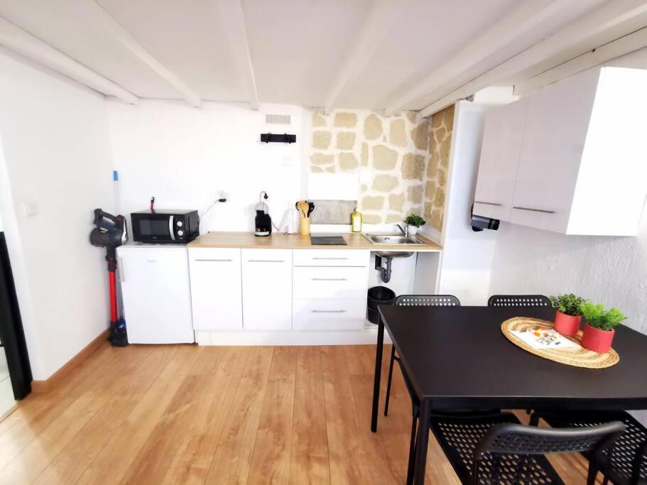 Centre Ville Montpellier - Appartement Au Coeur De L'Ecusson Exterior photo